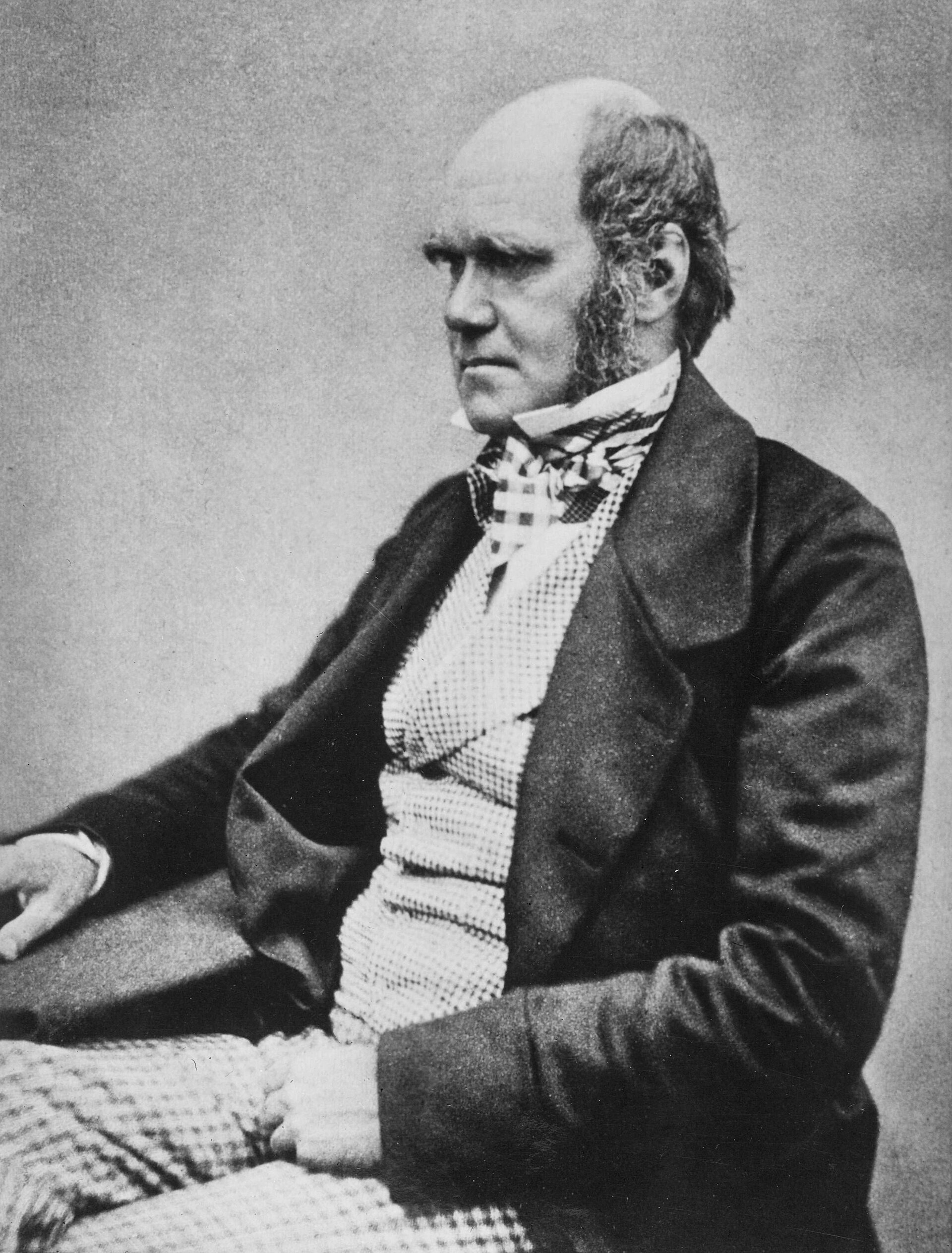 Charles_Darwin_seated_crop.jpg