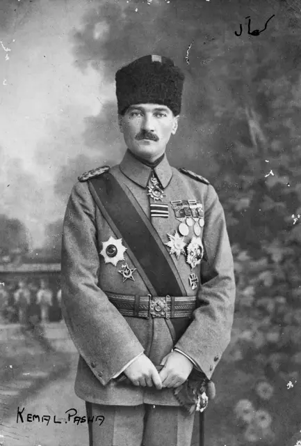 Hayatta En Hakiki Mürşit Ilimdir
